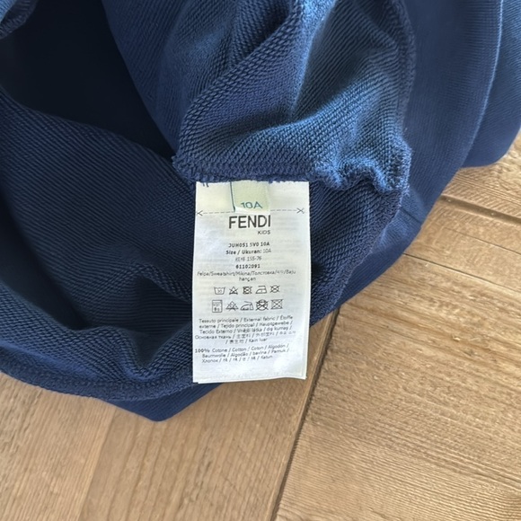 Fendi Girls Logo Sweatshirt Size 10 - Picture 5 of 5